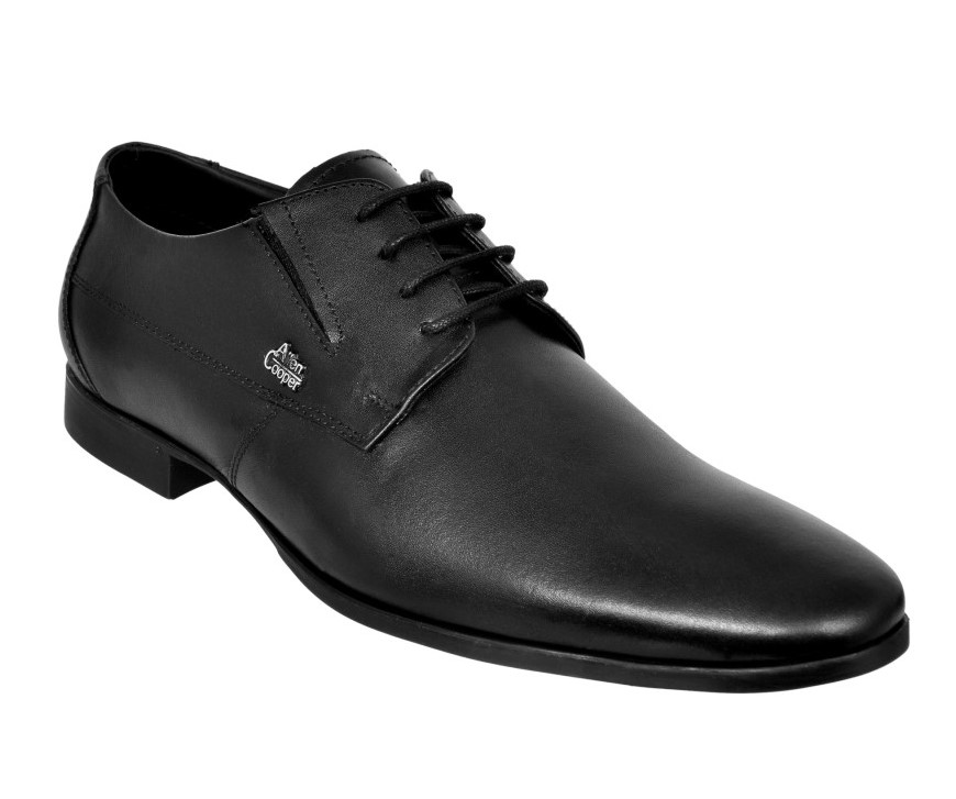 65% OFF on Crew STREET Men Black & Charcoal Grey Walking Shoes on Myntra |  PaisaWapas.com